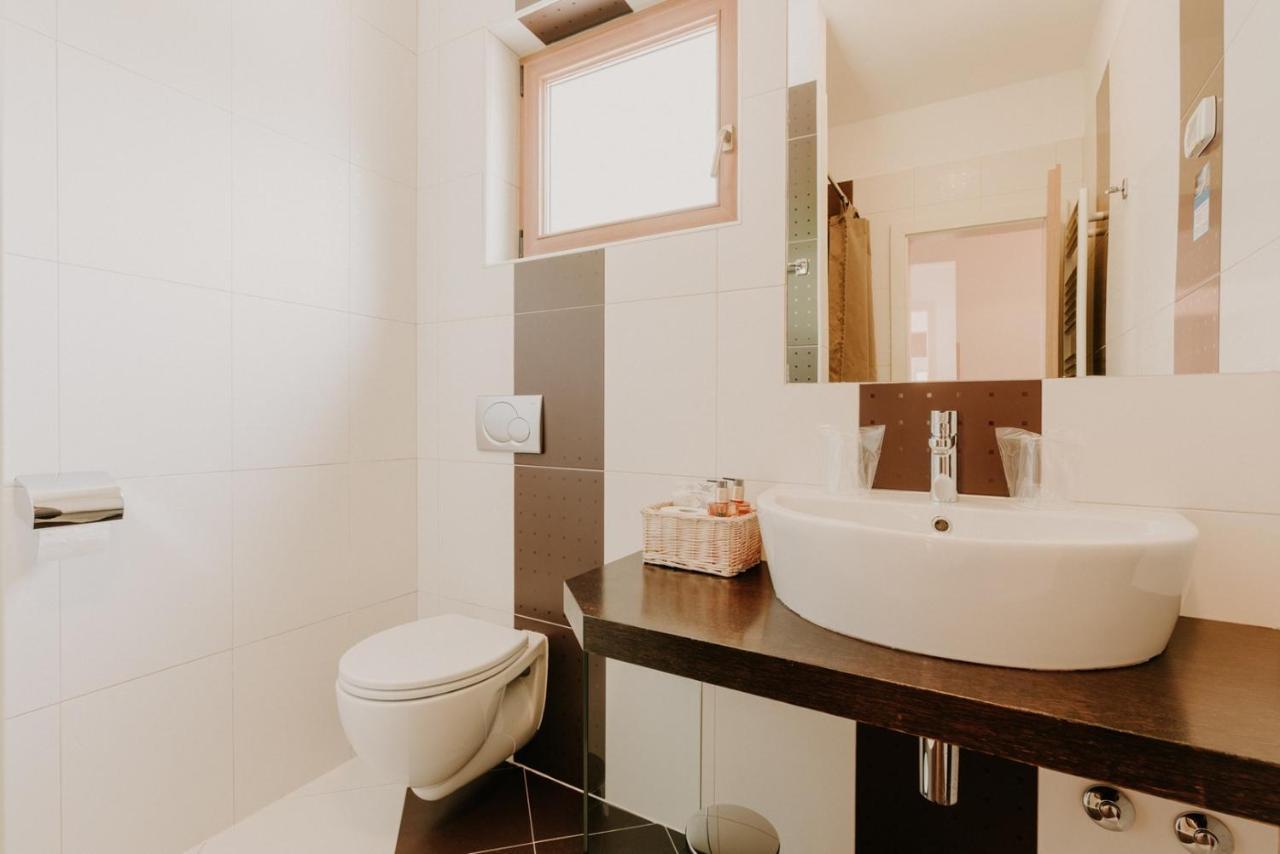 Bužinija Bed And Breakfast Kolo Adults Only מראה חיצוני תמונה